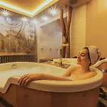 Otel 1 & 4*