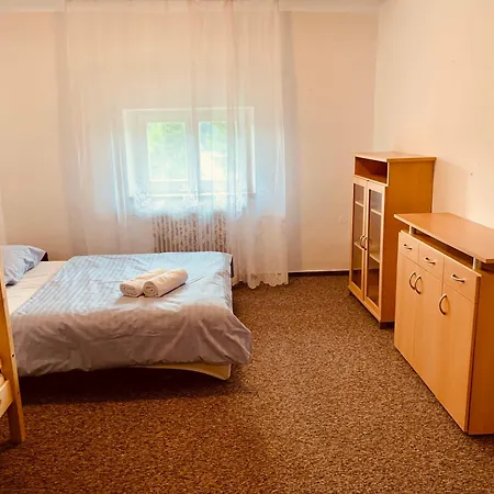 1 & Hotel 4*