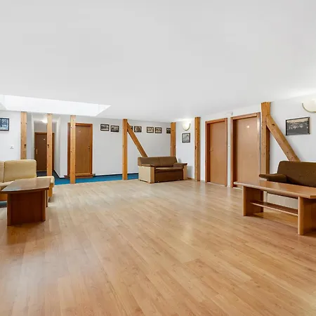 1 & Hotel 4*