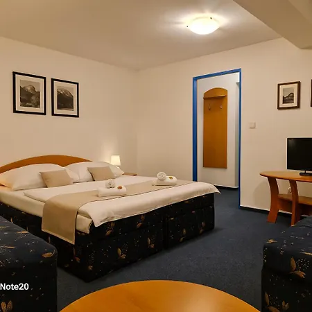 Hotel 1 & 4*