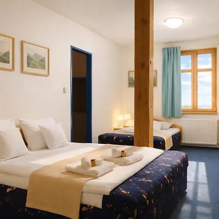 Hotel 1 & 4*